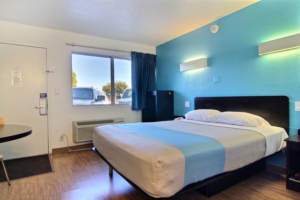 Motel 6-Carlsbad, Nm Экстерьер фото